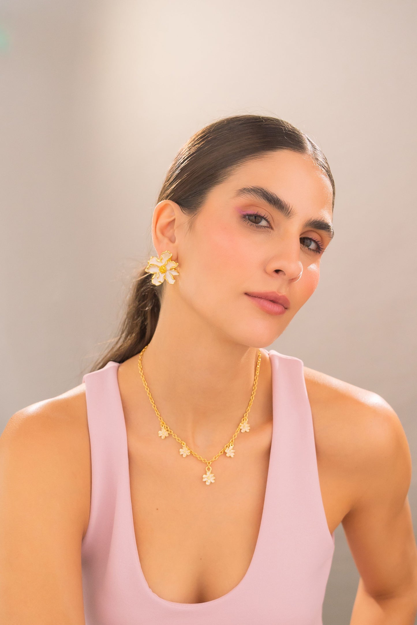 White Maxi Bloom Earrings (copia)