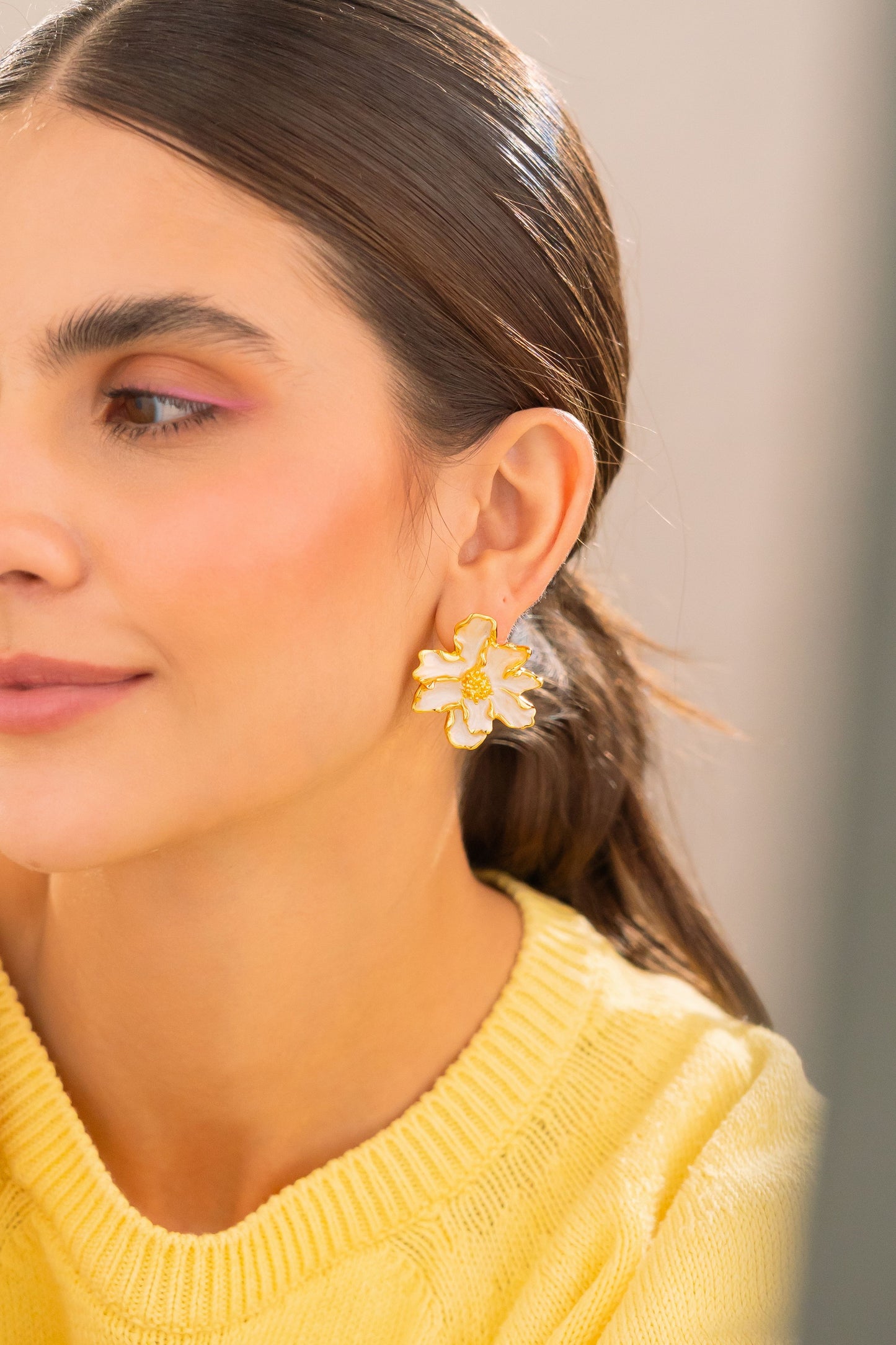 White Maxi Bloom Earrings (copia)
