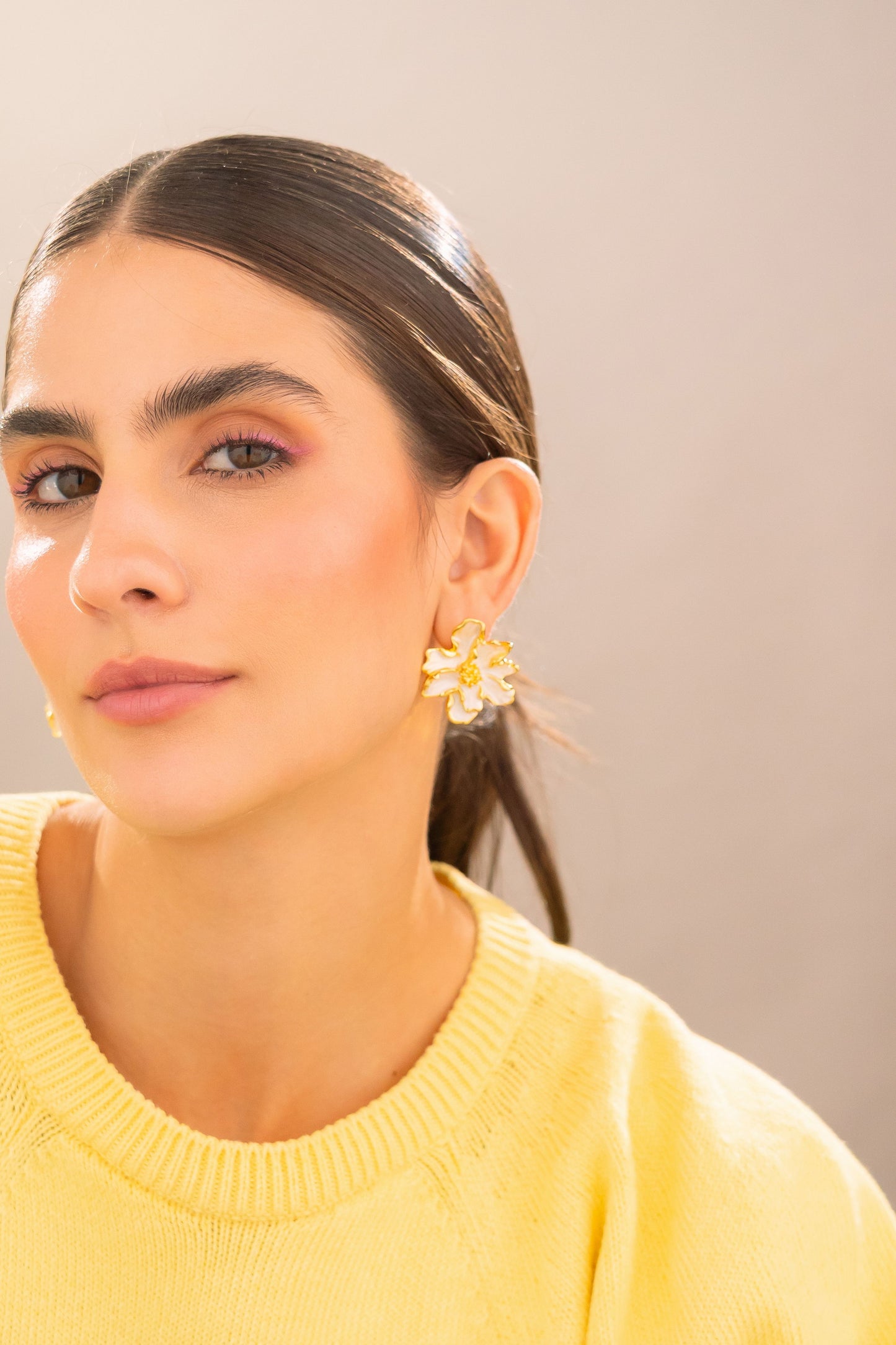 White Maxi Bloom Earrings (copia)