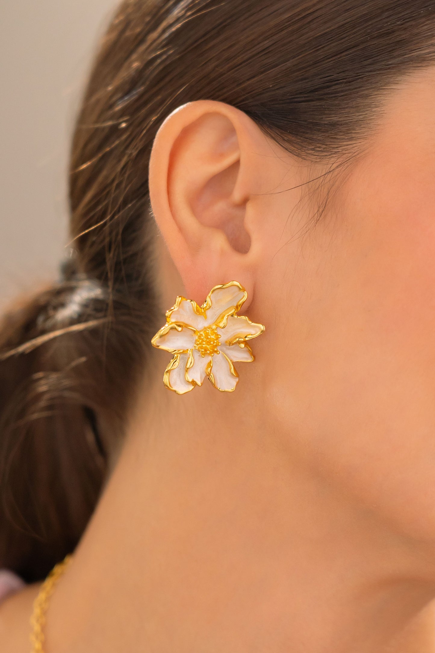 White Maxi Bloom Earrings (copia)