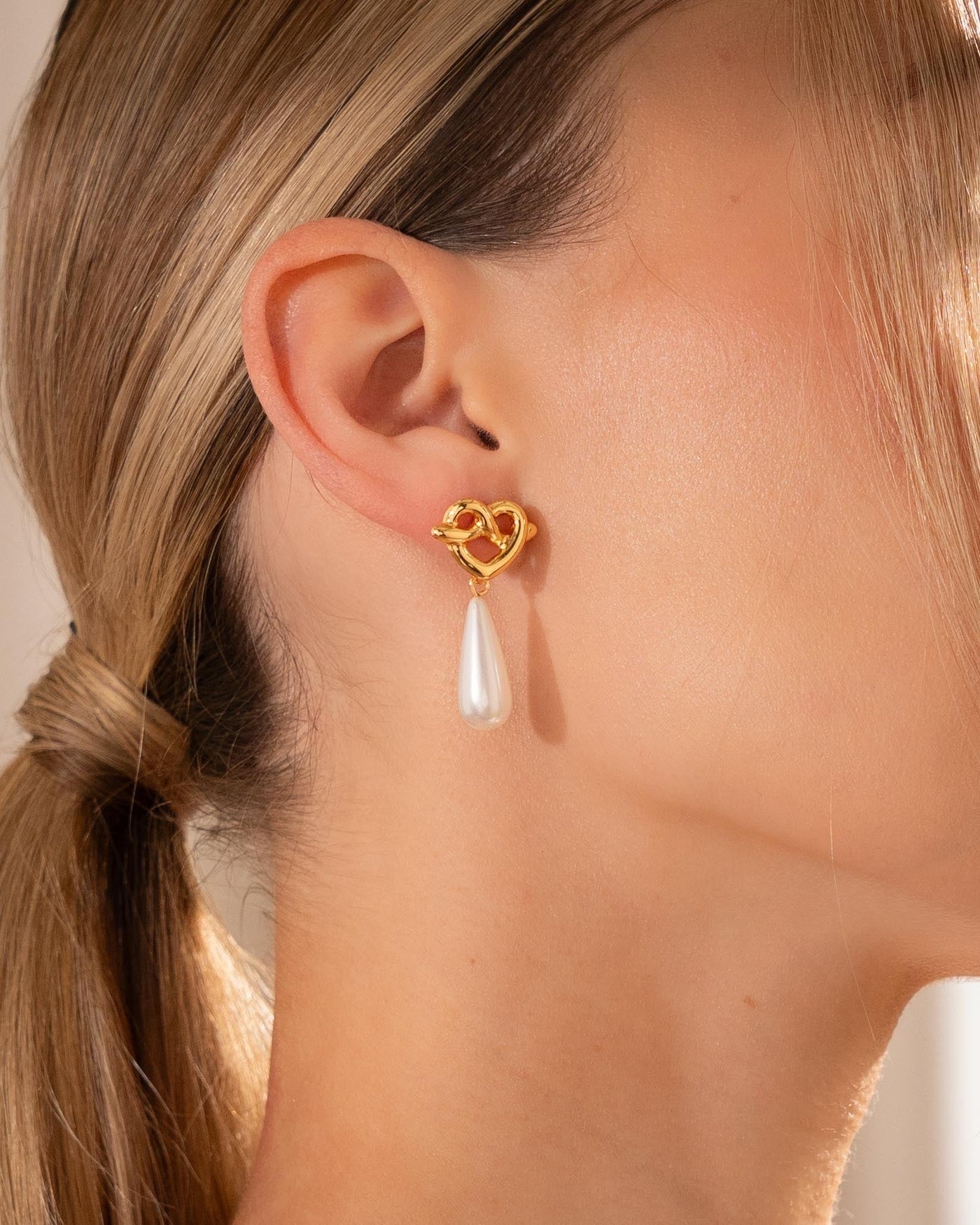 Bond Pearl Drop Earring