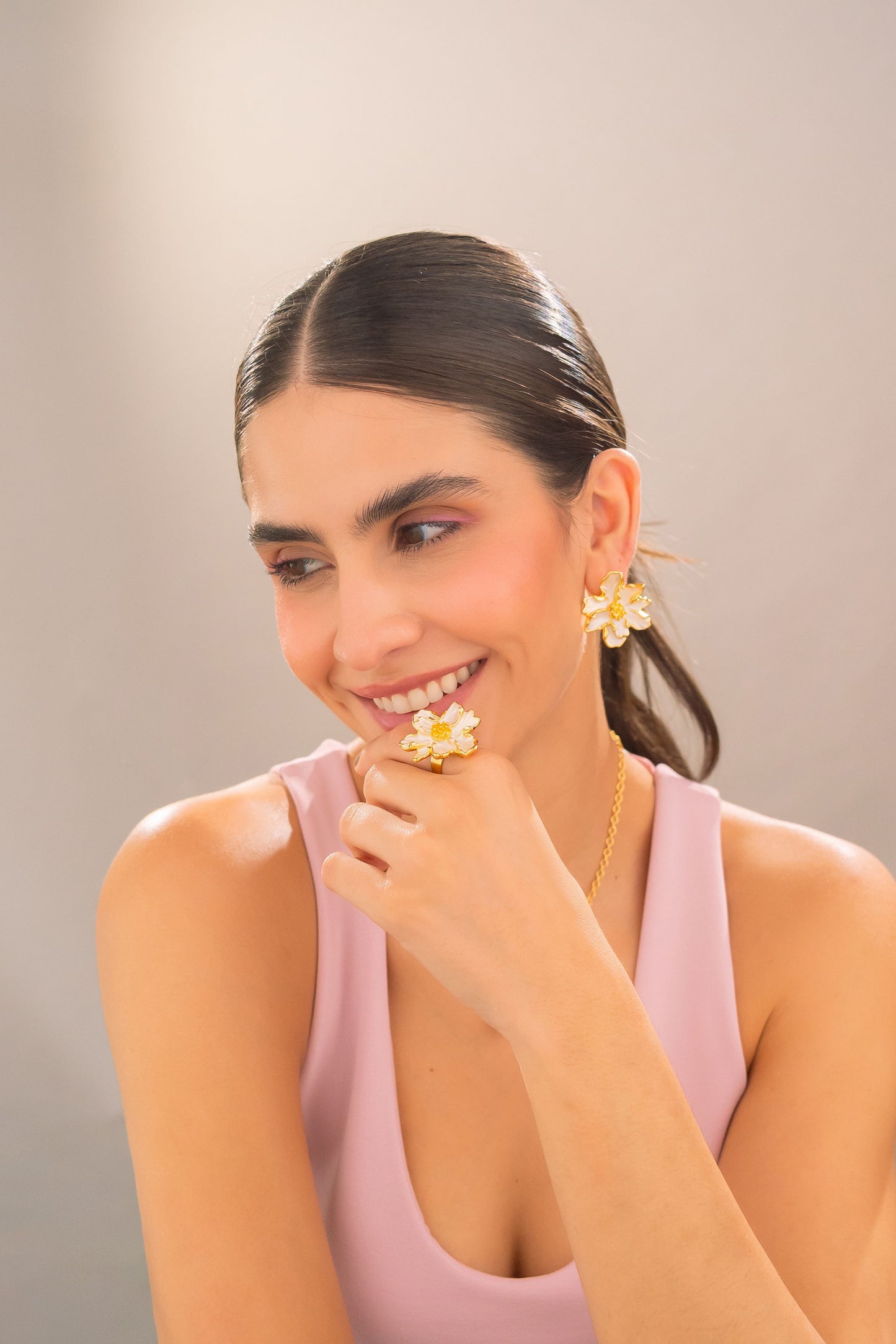 White Maxi Bloom Earrings (copia)